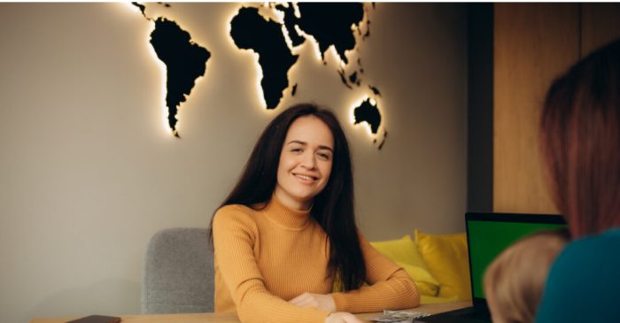 Cómo invertir en compañías Fortune 500 - Guía completa